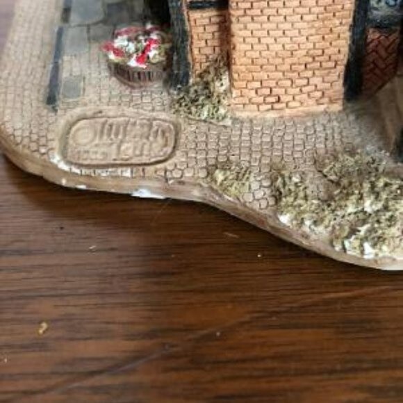 Lilliput Lane Swan Inn Vintage - Picture 10 of 10